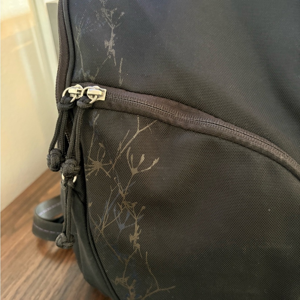 REI CO-OP SMALL BACK PACK WITH POCKETS &
SLOTS INSIDE & OUT, CARDS PENS KEYS - Picture 12 of 14